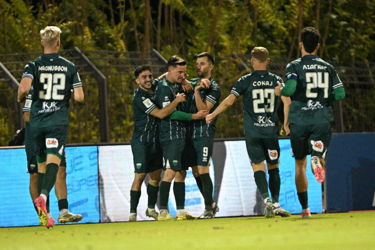 Οι παίκτες του Λεβαδειακού πανηγυρίζουν κόντρα στον ΠΑΟΚ (ΑΝΤΩΝΗΣ ΝΙΚΟΛΟΠΟΥΛΟΣ