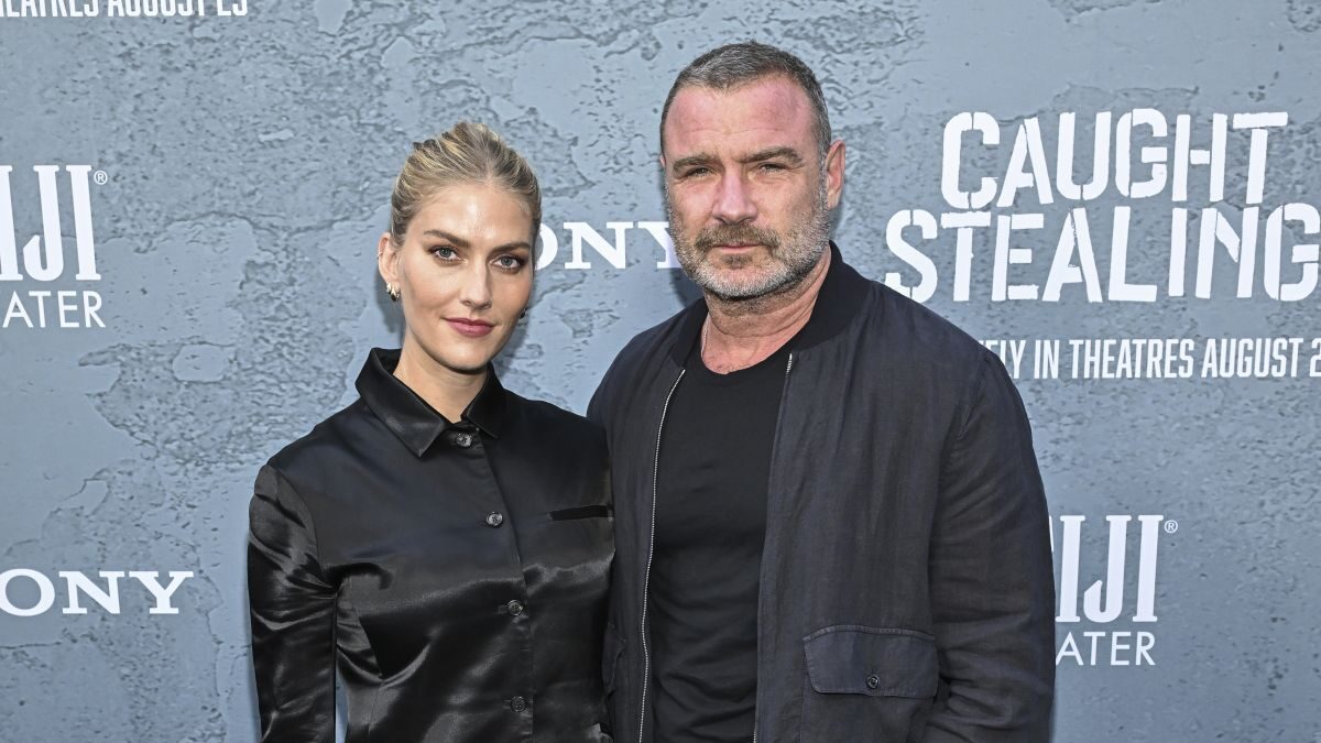 Ο Λιβ Σράιμπερ με τη σύζυγό του Τέιλορ Νάισεν