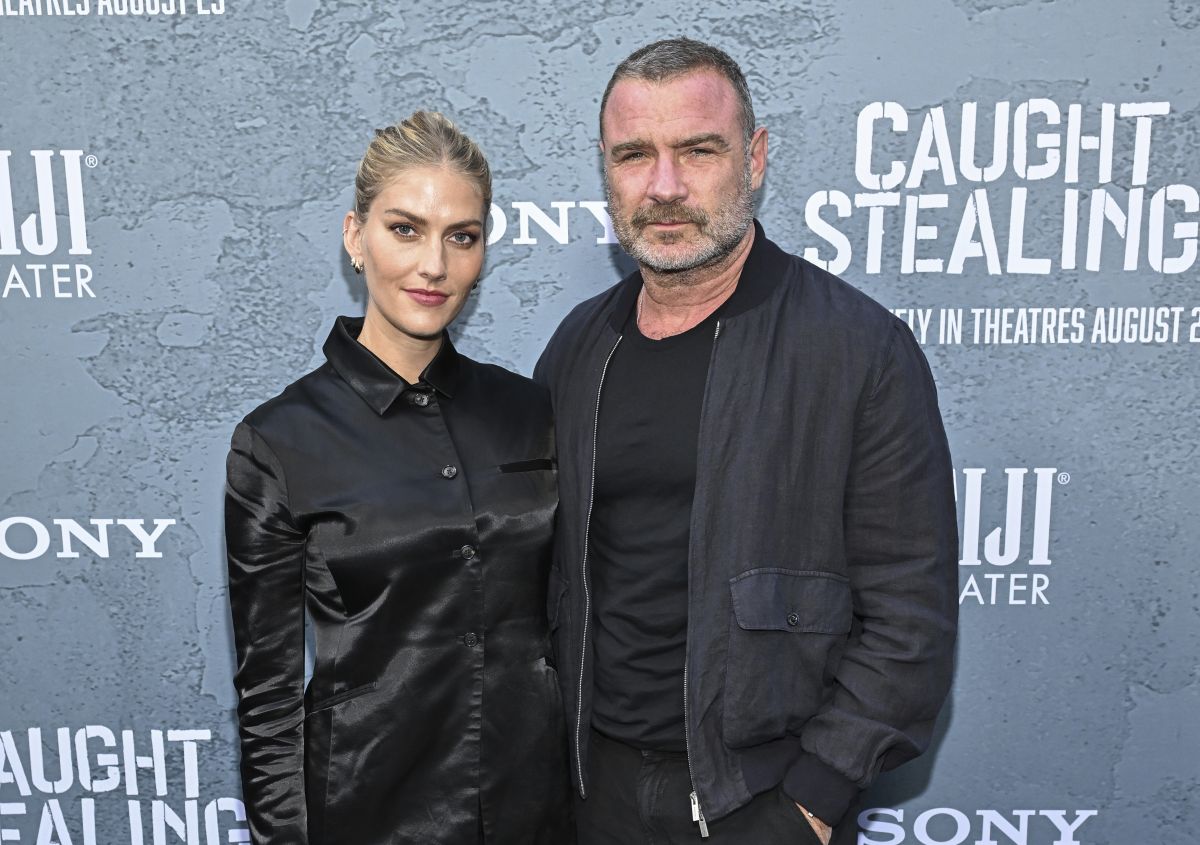 Ο Λιβ Σράιμπερ με τη σύζυγό του Τέιλορ Νάισεν