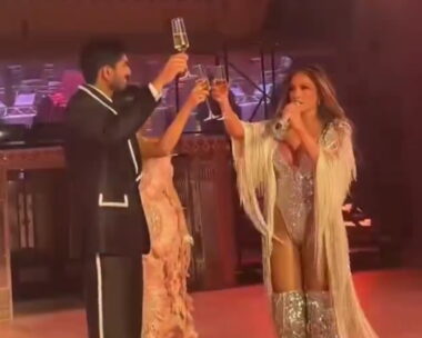 Λαμπερή εμφάνιση για την Τζένιφερ Λόπεζ στην Ινδία