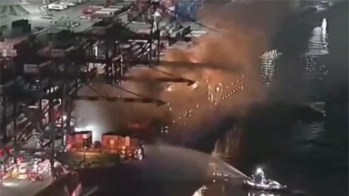 Το πλοίο που καίγεται στο Λος Άντζελες