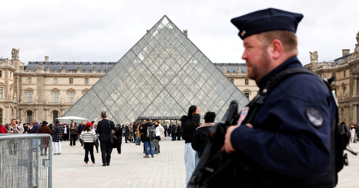 Louvre: “I have taken every measure to deal with the security problems” emphasizes the director of the museum
