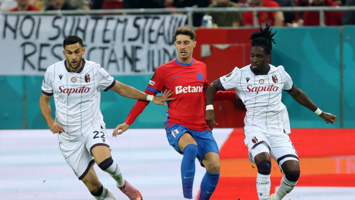 Ο Μπάμπης Λυκογιάννης σε αγώνα της Μπολόνια στο Europa League