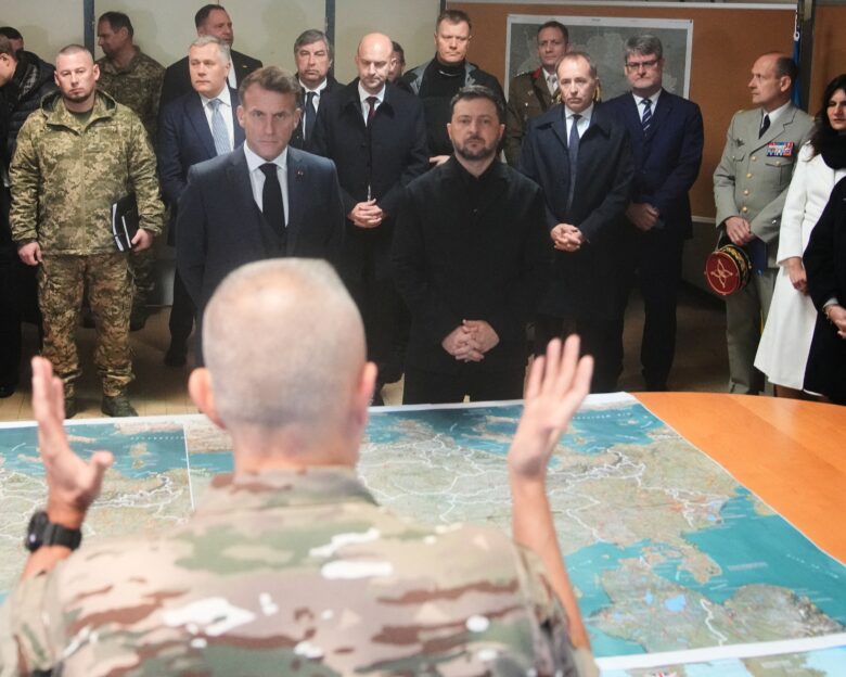 Ιστορική συμφωνία: Η Ουκρανία αγοράζει έως 100 Rafale από τη Γαλλία – Συνάντηση Μακρόν με Ζελένσκι στο Παρίσι