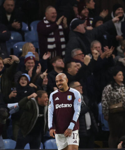 Ο Μάλεν στο Άστον Βίλα - Γιουνγκ Μπόις