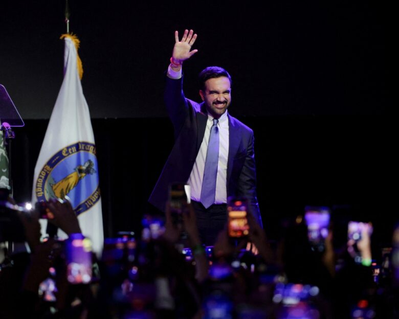 Ζόραν Μαμντάνι: Το πρωτοσέλιδο με το σφυροδρέπανο και η εκρηκτική του νίκη στις δημοτικές εκλογές της Νέας Υόρκης