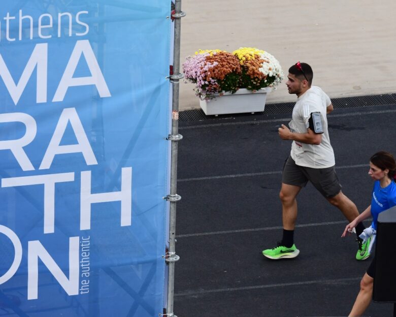 42ος Αυθεντικός Μαραθώνιος Αθήνας 2025: Κανονικά η κυκλοφορία σε Μαραθώνος και Μεσογείων