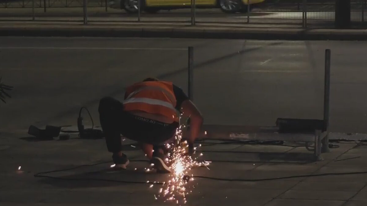 Τελευταίες εργασίες στη Βασιλέως Κωνσταντίνου στο Καλλιμάρμαρο για τον 42ο Αυθεντικό Μαραθώνιο