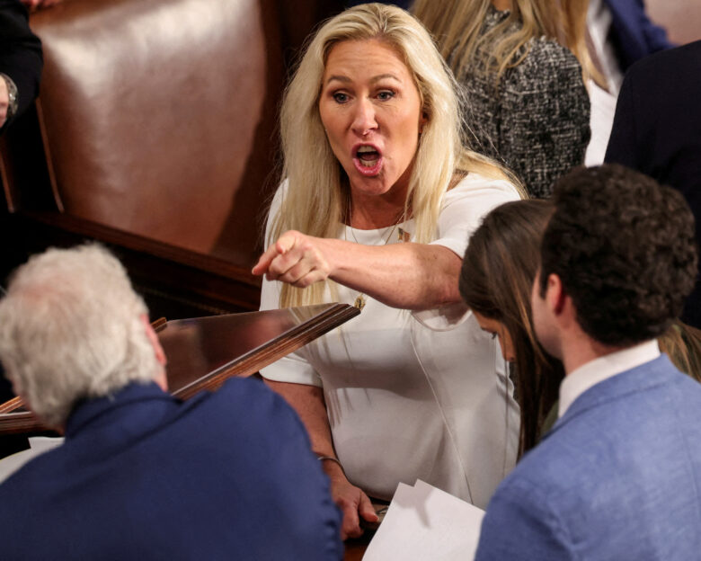 Ο Ντόναλντ Τραμπ αποκήρυξε τη βουλευτή Μάρτζορι Τέιλορ Γκριν: «Η τρελή κάνει μόνο παράπονα»