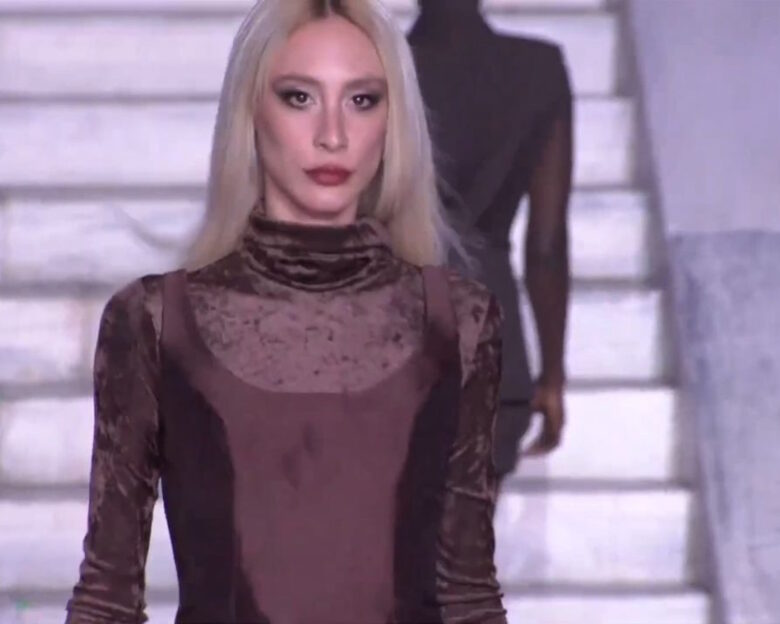 Κιάρα Μαρκέζη: Η εγγονή του Άκη Τσοχατζόπουλου σε νέα εντυπωσιακή εμφάνιση σε πασαρέλα