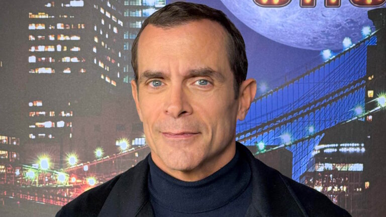 Ο Κωνσταντίνος Μαρκουλάκης στο πλατό της εκπομπής «The 2night Show»