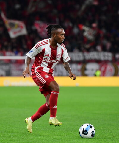 Ο Μαρτίνς με τη φανέλα του Ολυμπιακού