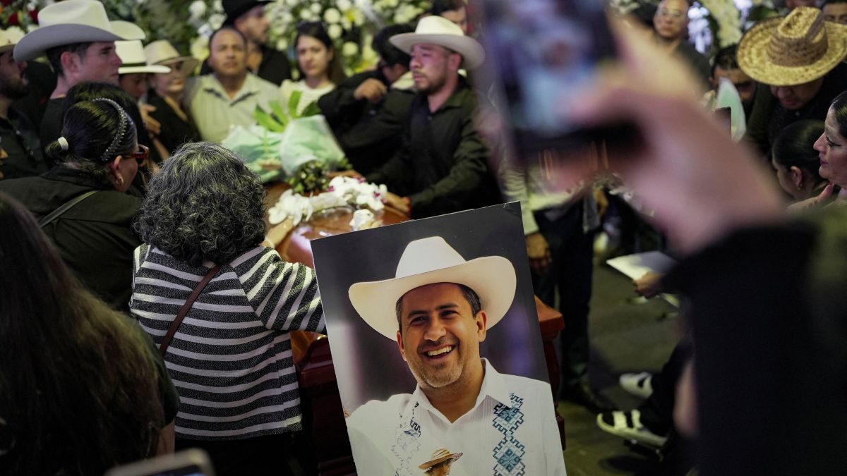 Ο δήμαρχος της πόλης Ουρουαπάν στο Μεξικό, Κάρλος Μάνσο, που δολοφονήθηκε