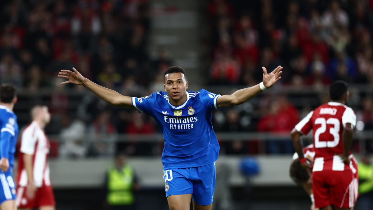 Ο Κιλιάν Εμπαπέ πανηγυρίζει στο Καραϊσκάκης (ΘΕΟΔΩΡΟΣ ΧΡΙΣΤΟΔΟΥΛΑΚΗΣ