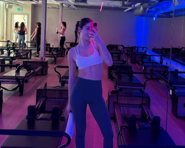 Μελίνα Νικολαΐδη: Η νέα της καθημερινότητα στο Λονδίνο με πιλάτες και βόλτες στην στολισμένη πρωτεύουσα