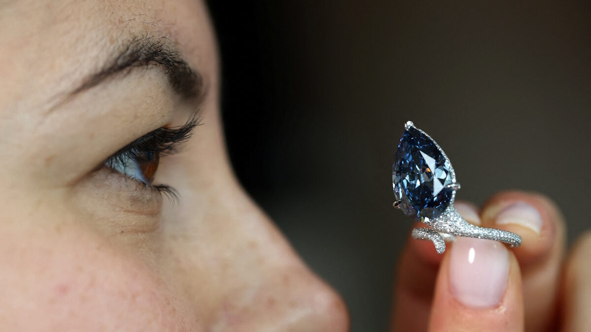 Το μπλε διαμάντι «Mellon blue»