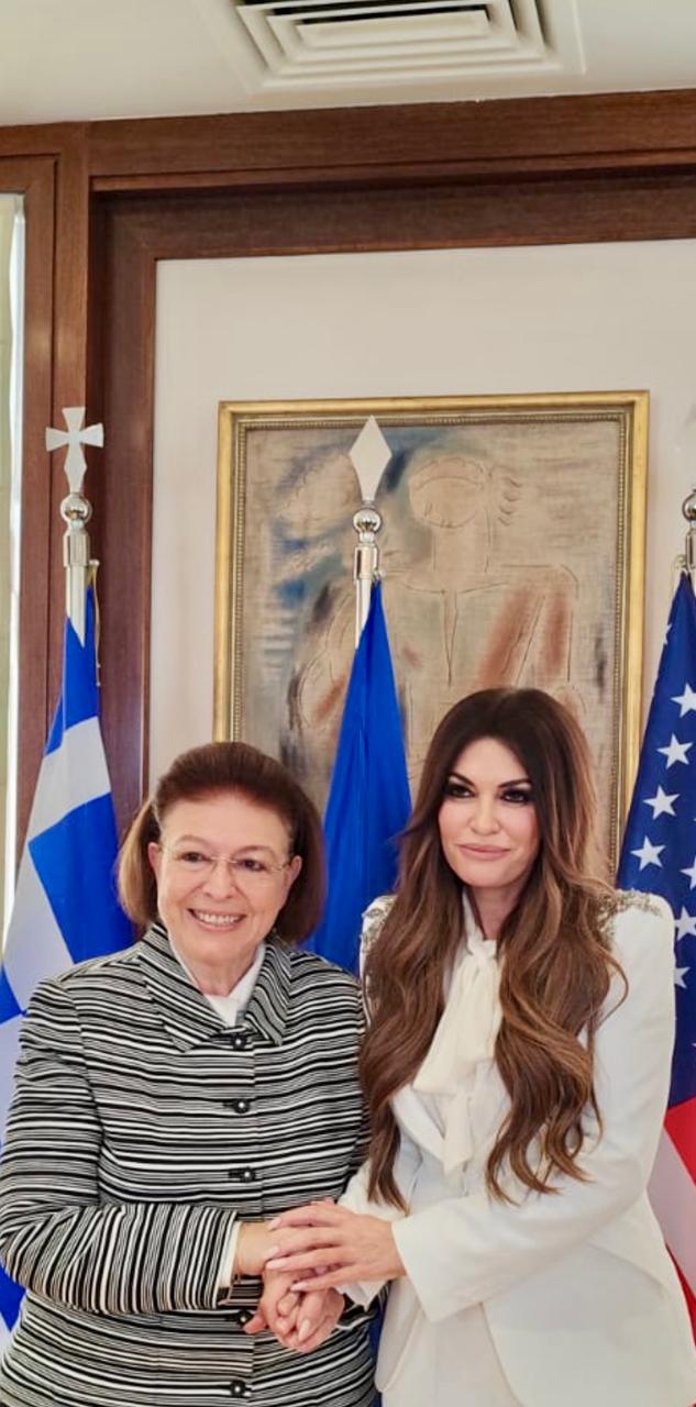 Λίνα Μενδώνη και Κίμπερλι Γκιλφόιλ