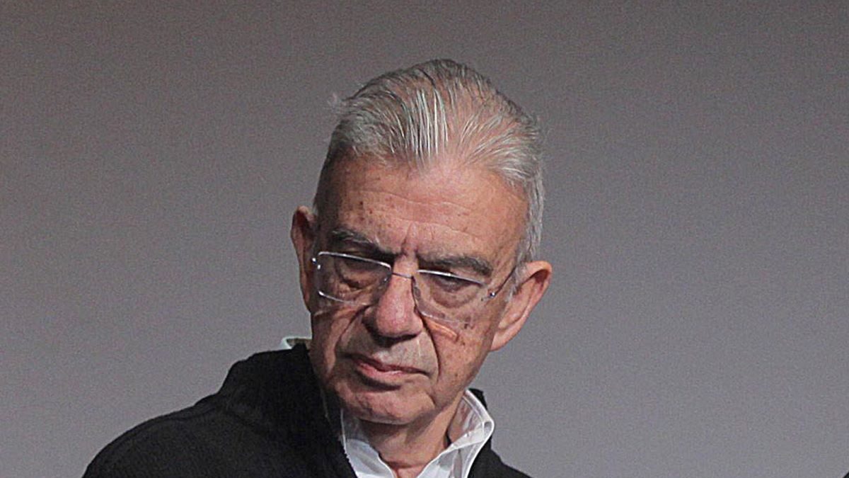 Μένης Κουμανταρέας: Ισόβια και πάλι στους 2 κατηγορούμενους για τη δολοφονία του συγγραφέα