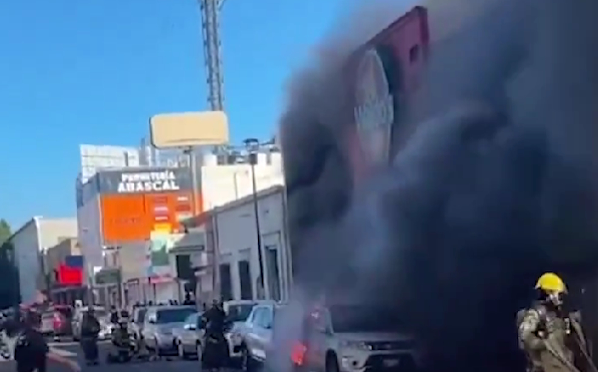 Το φλεγόμενο κατάστημα στο Μεξικό