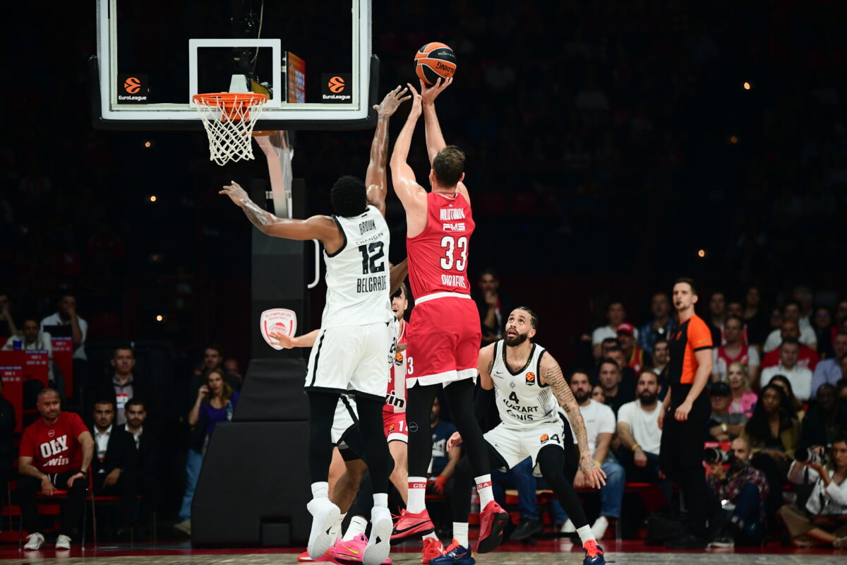 Ο Μιλουτίνοφ κόντρα στην Παρτιζάν (KLODIAN LATO