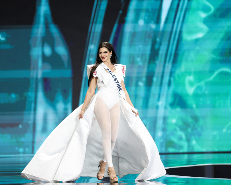 Η «Miss Παλαιστίνη» Ναντίν Αγιούμπ παντρεμένη με τον γιο του καταδικασμένου για τρομοκρατία Μαρουάν Μπαργούτι