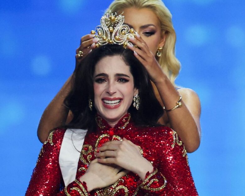 Miss Universe η Μεξικανή Φάτιμα Μπος – Η σύγκρουση με τον πρόεδρο του διαγωνισμού και οι πανηγυρισμοί της