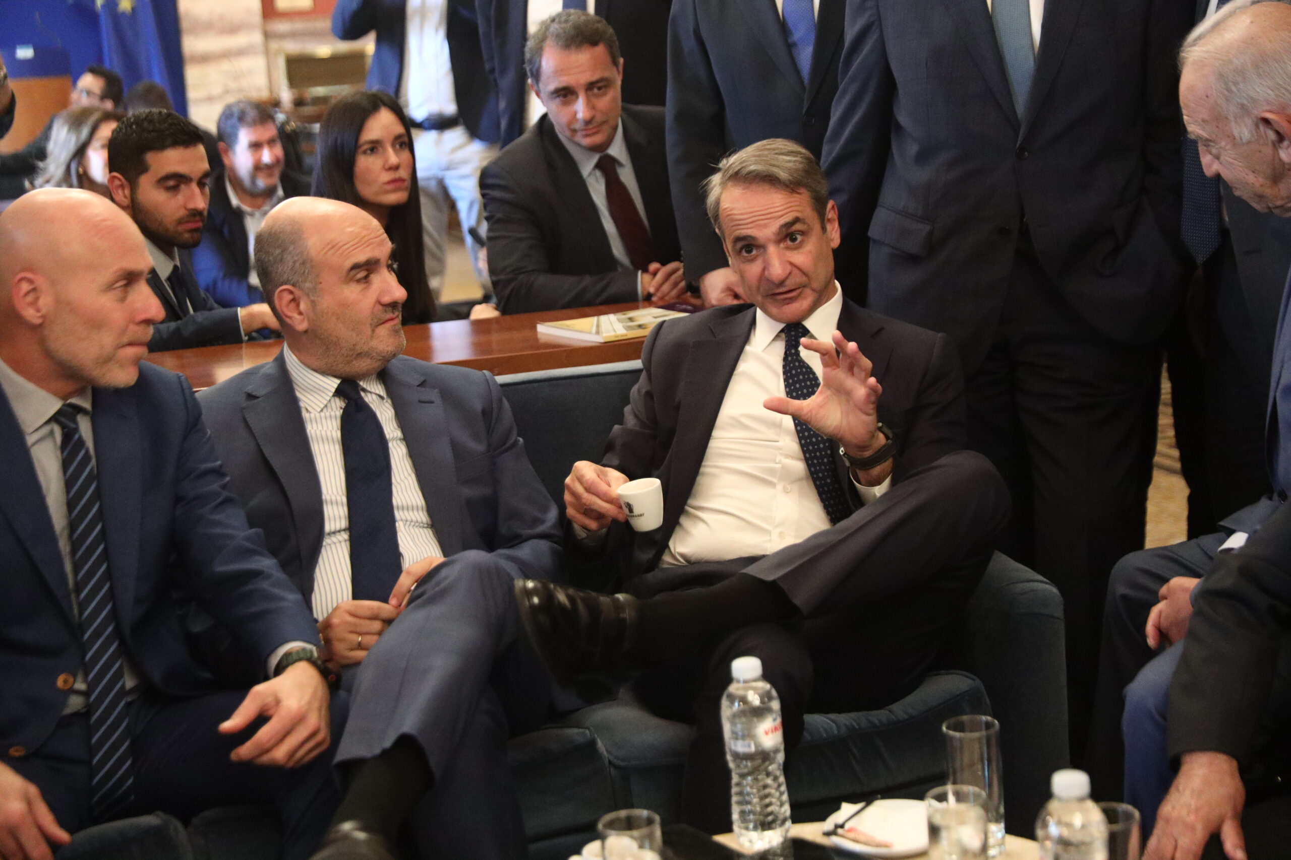 Συνάντηση του πρωθυπουργού Κυριάκου Μητσοτάκη με βουλευτές της Νέας Δημοκρατίας στο εντευκτήριο της Βουλής, Παρασκευή 14 Νοεμβρίου 2025. (ΓΙΑΝΝΗΣ ΠΑΝΑΓΟΠΟΥΛΟΣ