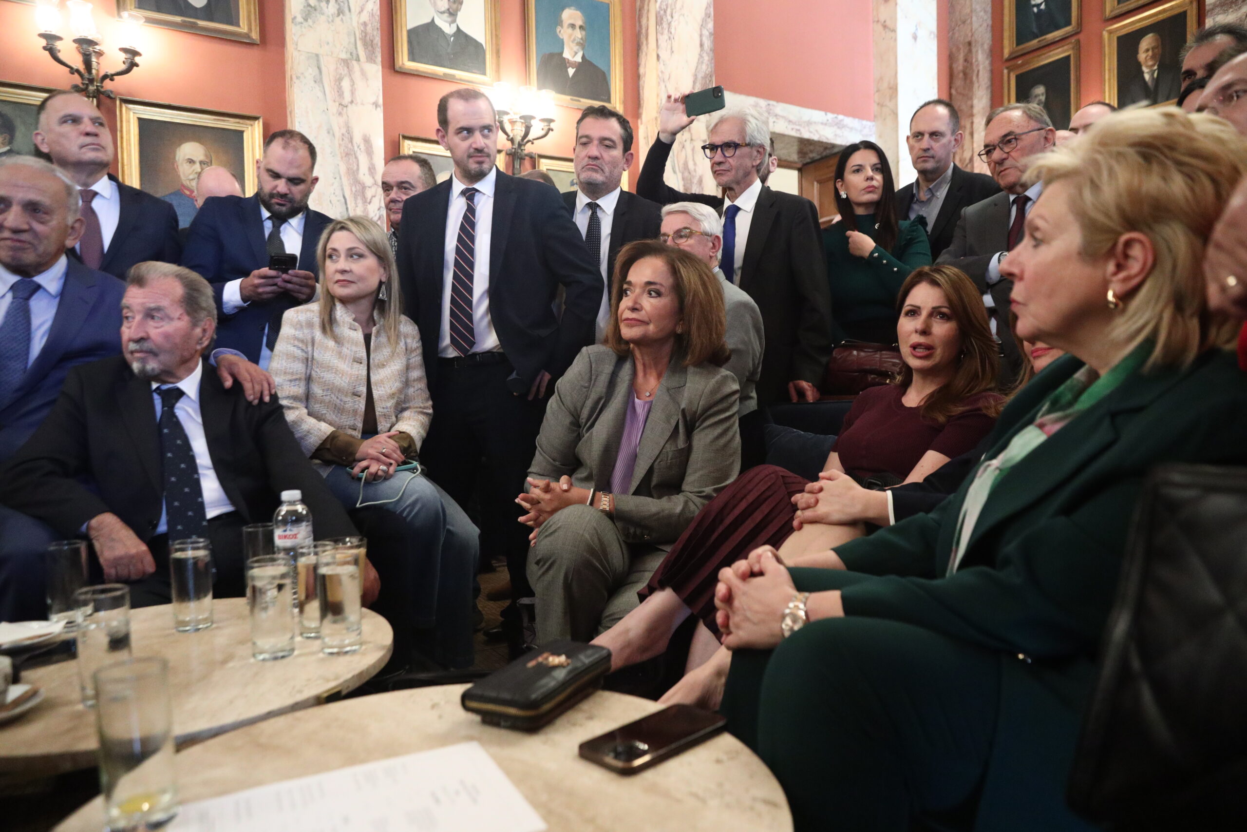 Συνάντηση του πρωθυπουργού Κυριάκου Μητσοτάκη με βουλευτές της Νέας Δημοκρατίας στο εντευκτήριο της Βουλής, Παρασκευή 14 Νοεμβρίου 2025. (ΓΙΑΝΝΗΣ ΠΑΝΑΓΟΠΟΥΛΟΣ