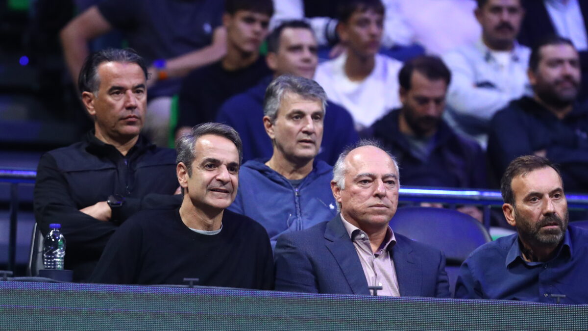 Ο Κυριάκος Μητσοτάκης στον αγώνα του Τζόκοβιτς (ΜΑΡΚΟΣ ΧΟΥΖΟΥΡΗΣ