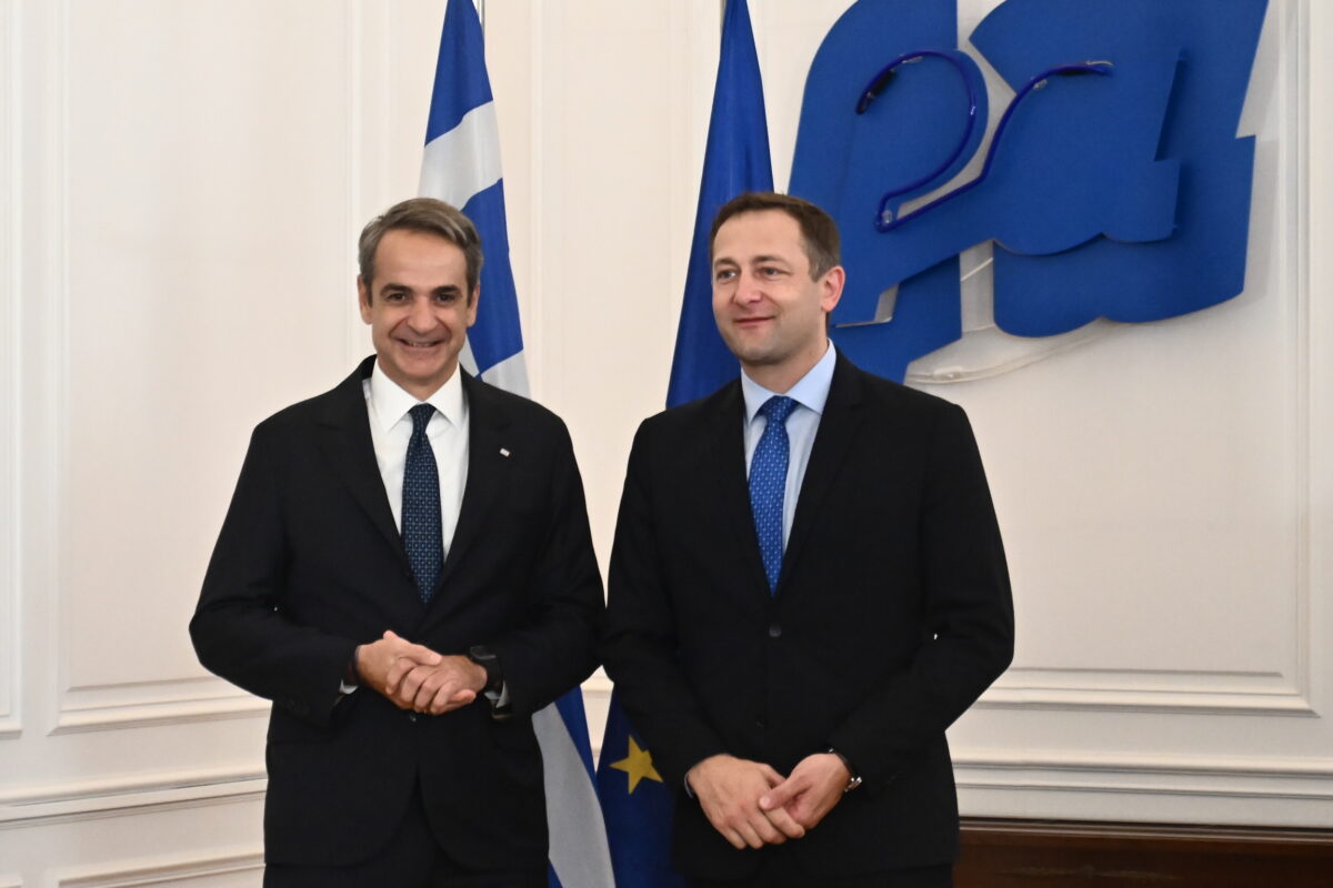 Συνάντηση του Πρωθυπουργού Κυριάκου Μητσοτάκη με τον Ευρωπαίο Επίτροπο Γεωργίας και Τροφίμων Christophe Hansen.