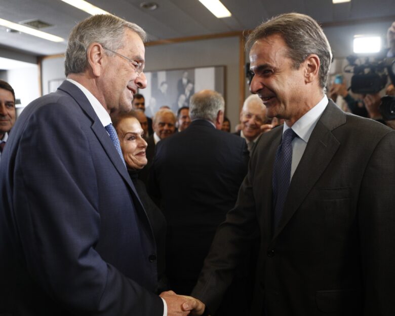 Σε ποιες δεξαμενές ψηφοφόρων ποντάρει ο Σαμαράς αν κάνει κόμμα  που συναντήθηκαν με την Κίμπερλι  που ήταν το βράδυ της Κυριακής η πρέσβειρα των ΗΠΑ  έρχεται ομιλία Καραμανλή;  οι βόμβες Λιβανού για τα αιγοπρόβατα της Κρήτης που πολλαπλασιάστηκαν 708% από το 2015 έως το 2021!  φοβούνται για πρόωρες κάλπες γαλάζιοι βουλευτές