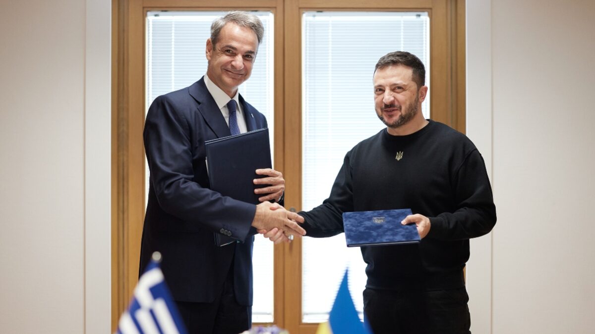 Ο Κυριάκος Μητσοτάκης και ο Βολοντίμιρ Ζελένσκι