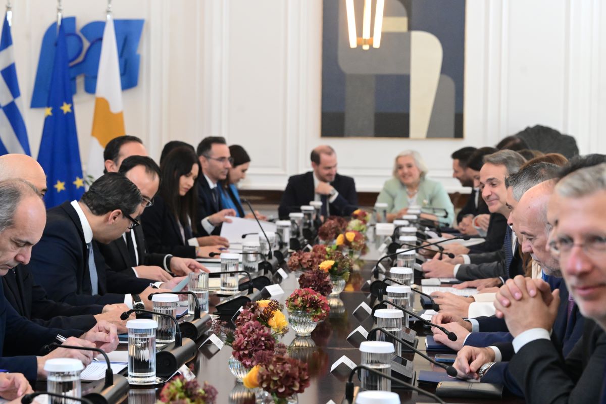 Συνάντηση Μητσοτάκη - Χριστοδουλίδη στο Μέγαρο Μαξίμου