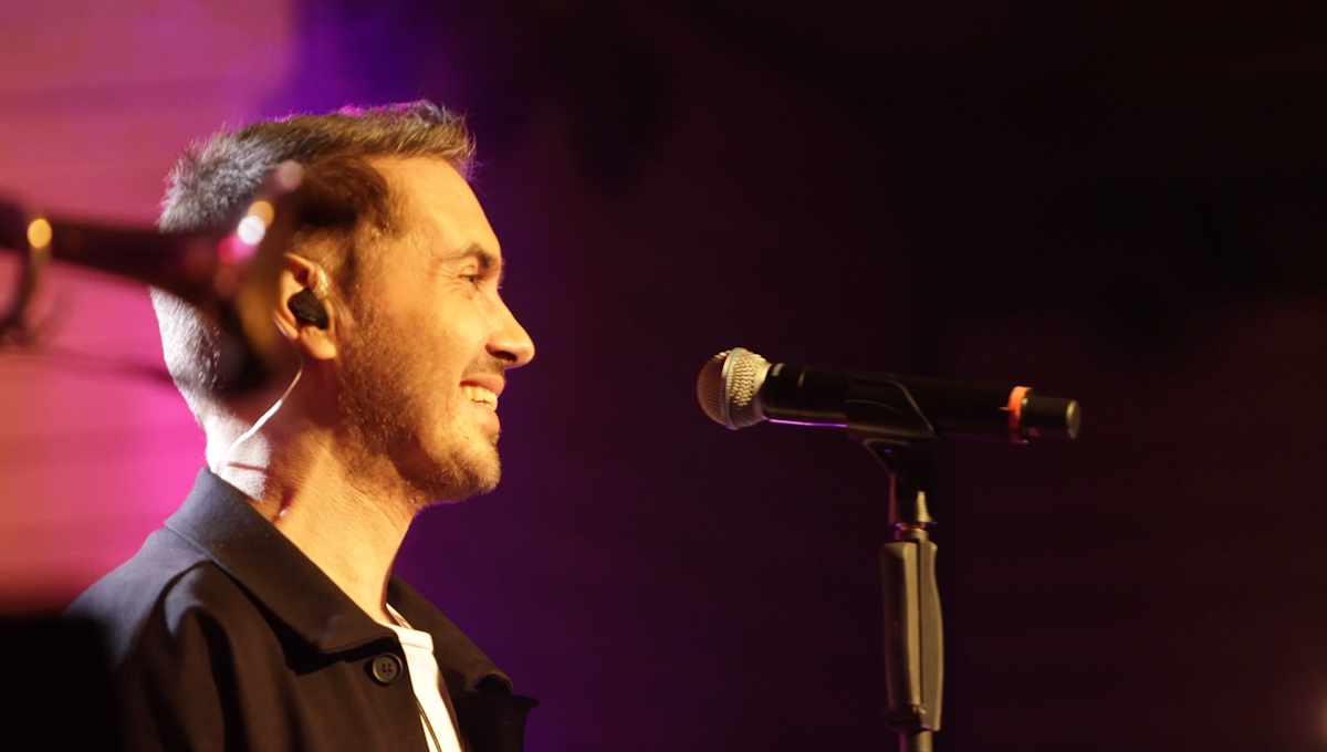 Ο Μιχάλης Χατζηγιάννης επιστρέφει στο Gazarte Roof Stage