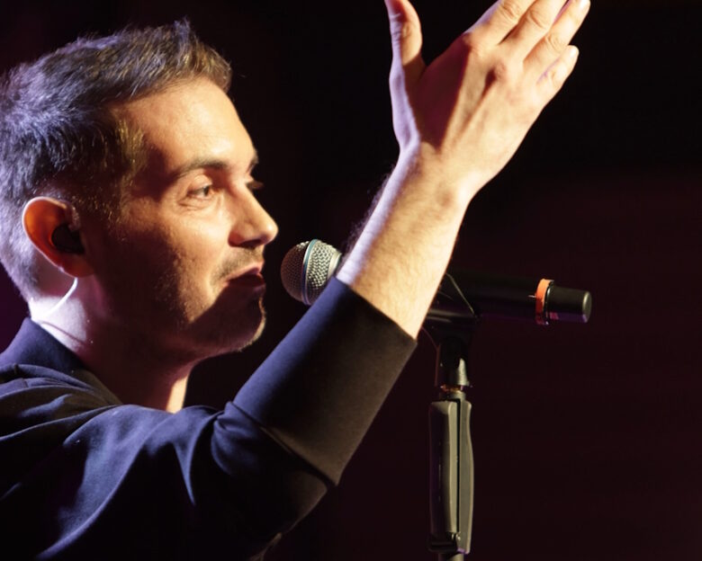 Ο Μιχάλης Χατζηγιάννης επιστρέφει στο Gazarte Roof Stage για 4 μοναδικές παραστάσεις