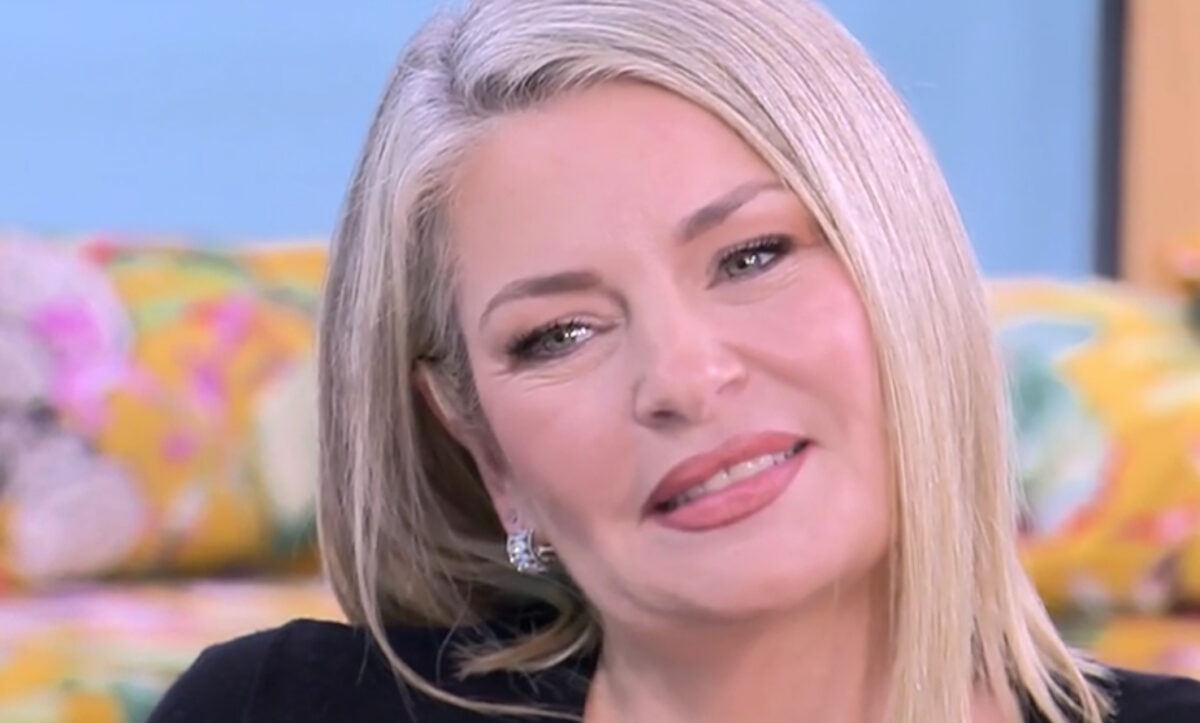 Ελισάβετ Μουτάφη για τον υιοθετημένο γιο της: Δεν έχω νιώσει ποτέ ότι τον αντιμετωπίζουν διαφορετικά, τα βλέμματα είναι πολύ θετικά