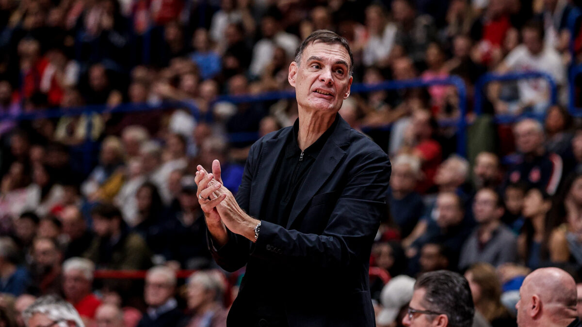 Ο Γιώργος Μπαρτζώκας στο Αρμάνι - Ολυμπιακός (EUROKINISSI)