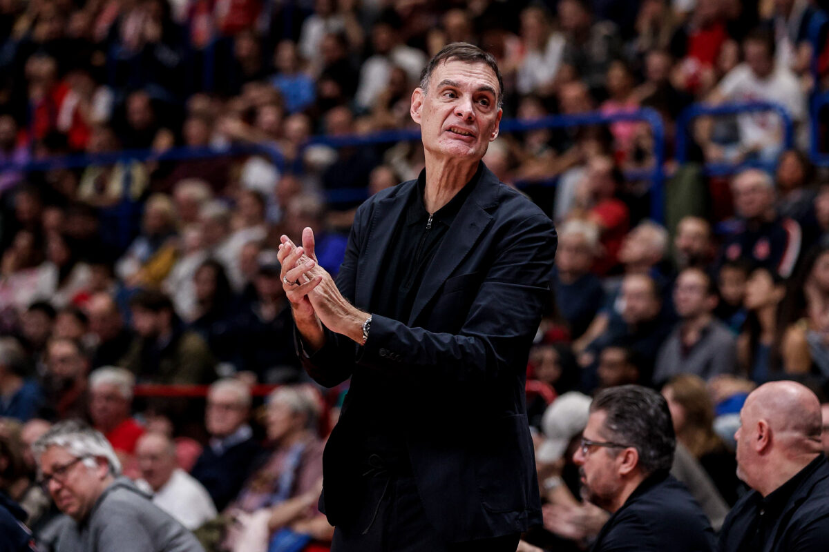 Ο Γιώργος Μπαρτζώκας στο Αρμάνι - Ολυμπιακός (EUROKINISSI)