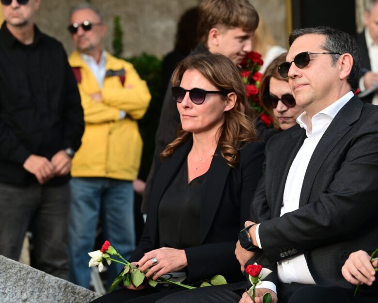 Αλέκος Φλαμπουράρης: Το τελευταίο αντίο στο ιστορικό στέλεχος της Αριστεράς