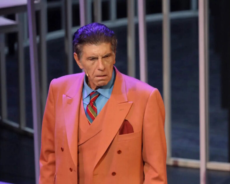 Γιάννης Μπέζος: «Επιθυμώ να ζω έτσι όπως θέλω εγώ, να μην ικανοποιώ τις ανάγκες των άλλων»