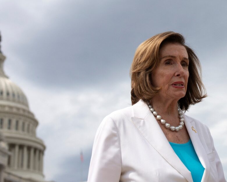 Ο Ντόναλντ Τραμπ αποκαλεί τη Νάνσι Πελόζι «κακιά γυναίκα» που δεν ανταποκρίθηκε στα καθήκοντά της