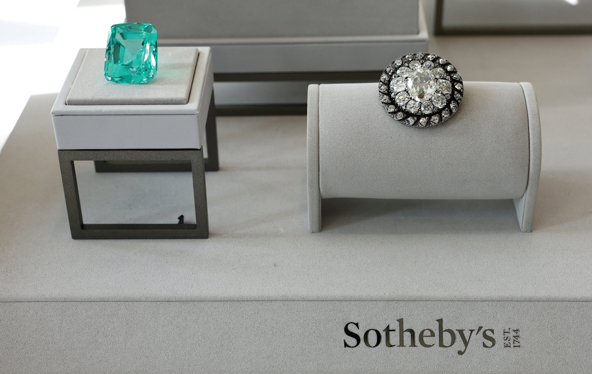 Το διαμάντι Glowing Rose, ένας πράσινος βηρύλλος του Μεγάλου Ναπολέοντα