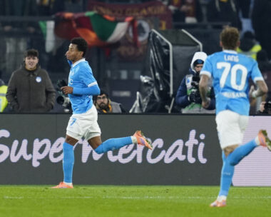 Ο Νέρες πανηγυρίζει στην έδρα της Ρόμα