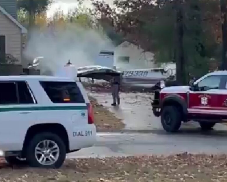 Νέα Υόρκη: Ένας νεκρός από πτώση μικρού αεροπλάνου σε πάρκο – Βίντεο από το σημείο της συντριβής