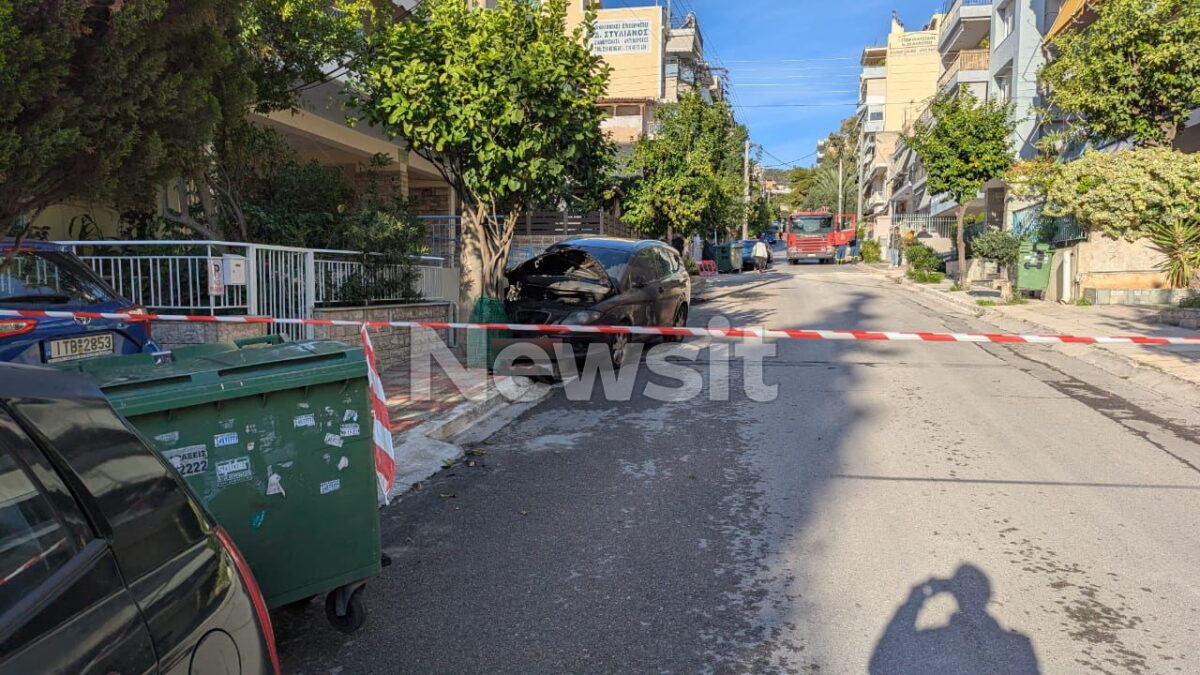 Το καμένο αυτοκίνητο στη Νίκαια