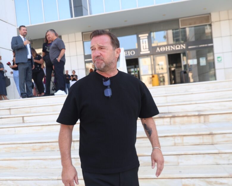 Νίκος Πλακιάς για το σενάριο δημιουργίας του κόμματος «Κύμα» από τη Μαρία Καρυστιανού: «Με ανακατεύει η θάλασσα»