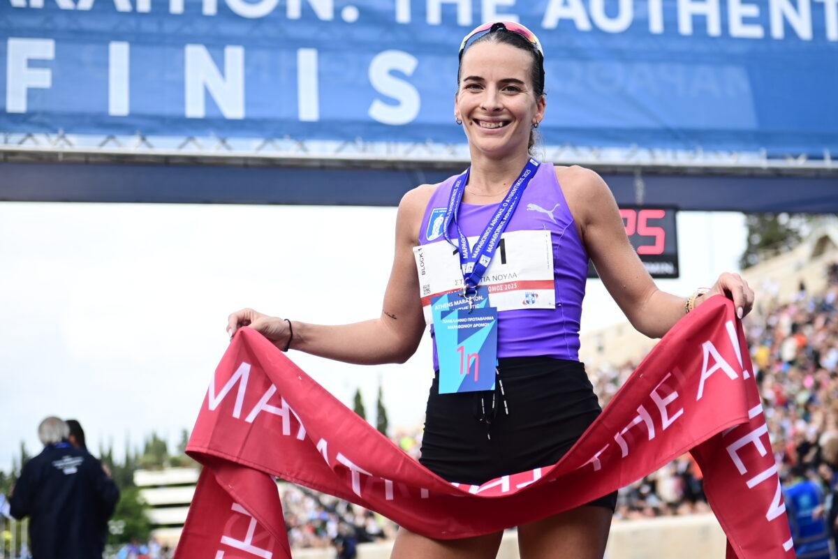 42ος Αυθεντικός Μαραθώνιος 2025: Η Ματίνα Νούλα τερμάτισε πρώτη στις γυναίκες