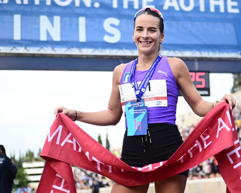 42ος Αυθεντικός Μαραθώνιος 2025: Η Ματίνα Νούλα τερμάτισε πρώτη στις γυναίκες