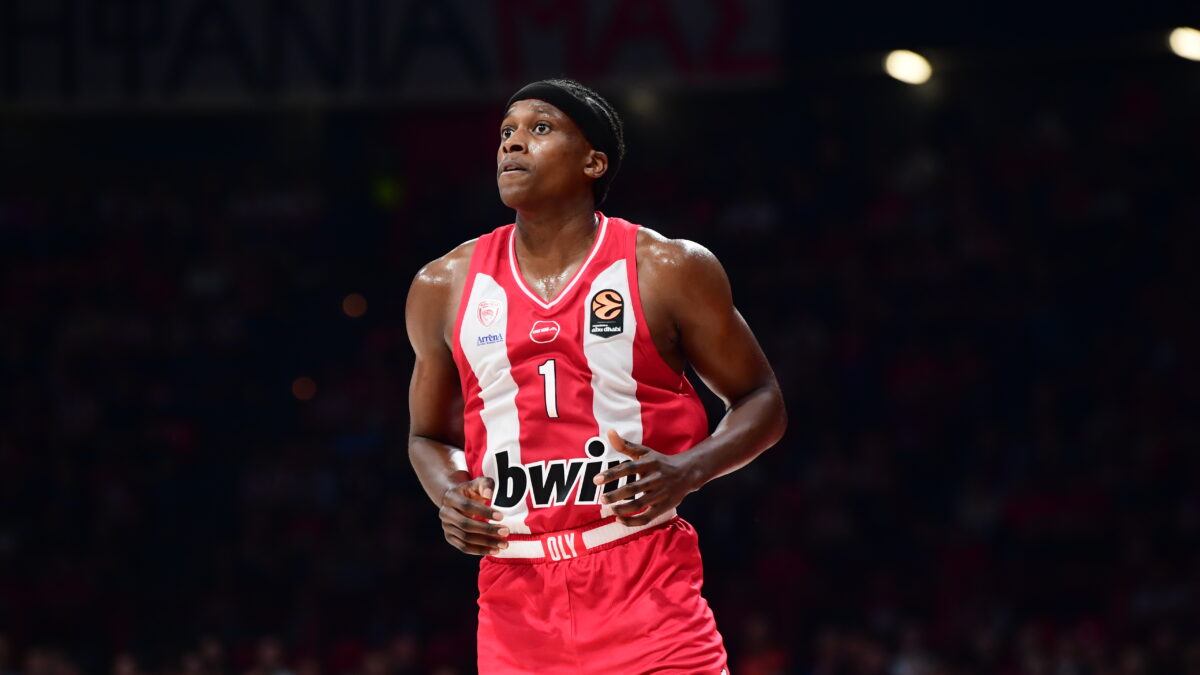 Ο Νιλικίνα σε αγώνα του Ολυμπιακού (KLODIAN LATO