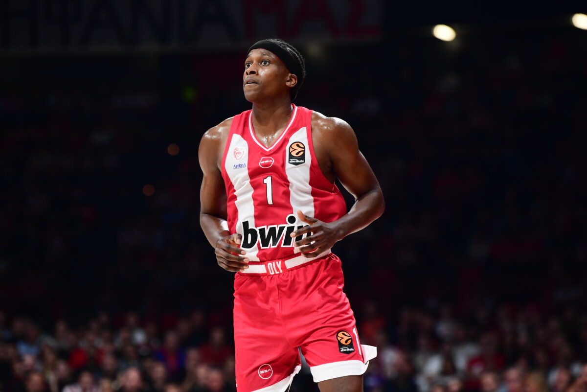 Ο Νιλικίνα σε αγώνα του Ολυμπιακού (KLODIAN LATO